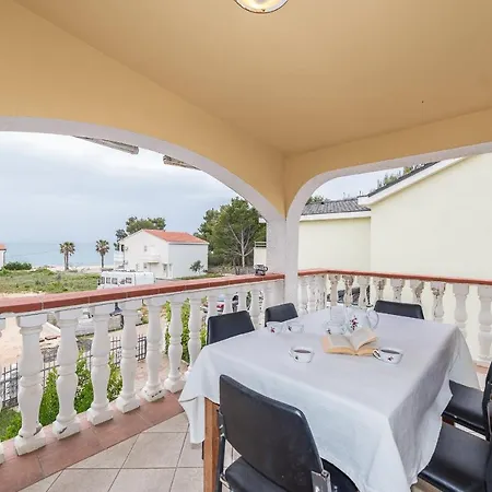Apartment By The Sea - 18570 *